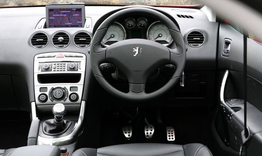  Peugeot 308 GT THP 175 2008 года  (фото 38 из 63)